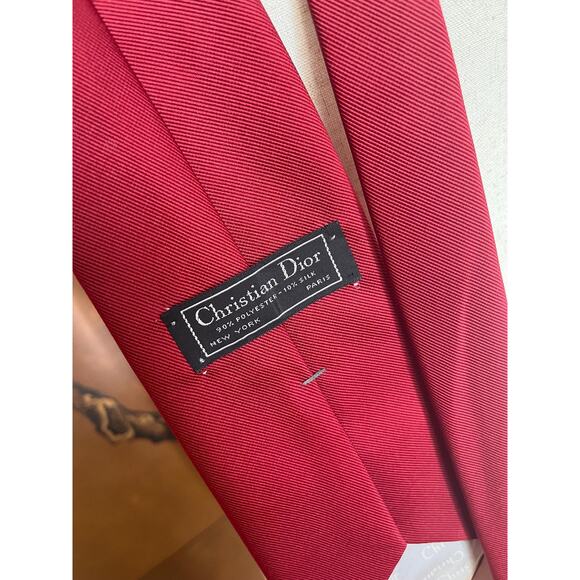 Vintage Christian Dior wide red necktie - Picture 3 of 3